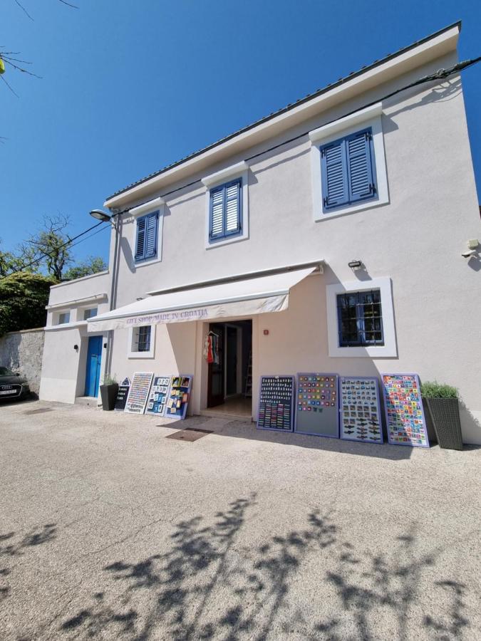 Narcis Central Apartment With Sea & City Views Veli Lošinj Eksteriør billede