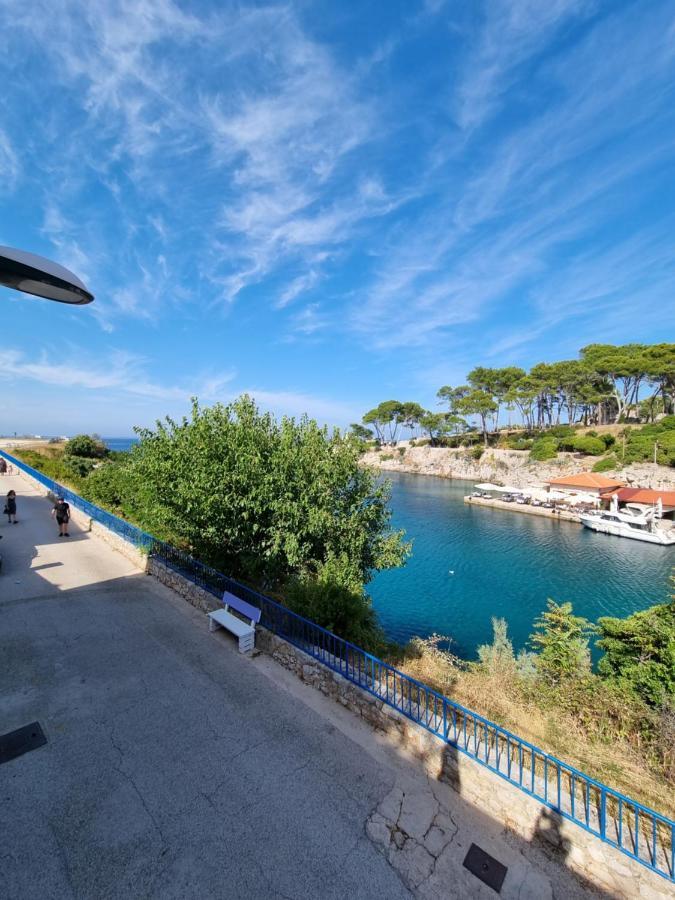 Narcis Central Apartment With Sea & City Views Veli Lošinj Eksteriør billede