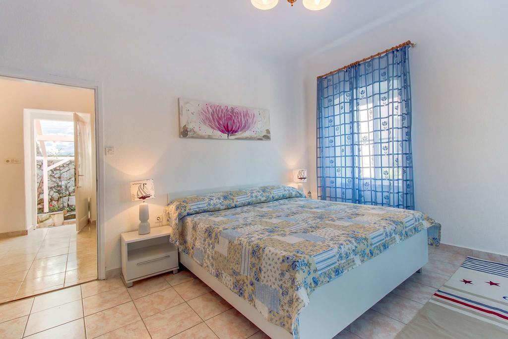 Narcis Central Apartment With Sea & City Views Veli Lošinj Eksteriør billede