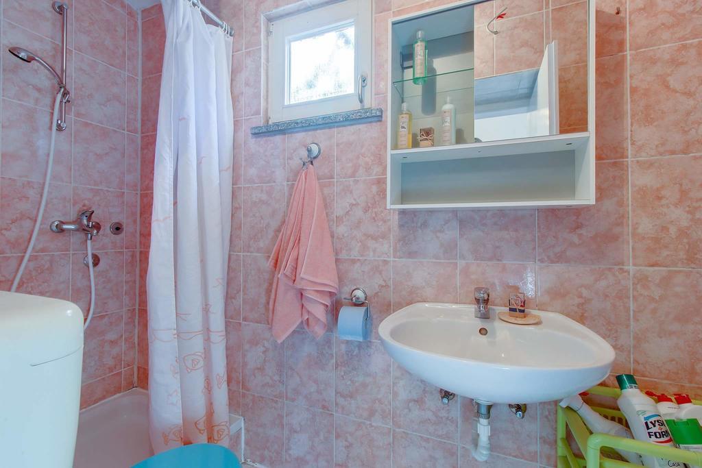 Narcis Central Apartment With Sea & City Views Veli Lošinj Eksteriør billede